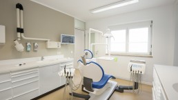 Zahnarzt-Praxis-München-Westpark-Zahnärztin-Rakowski-Zahnarztpraxis-Eindrücke-Behandlungszimmer2